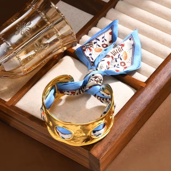 Retro Elegant Cuff 18K Gold Stainless Steel Silk Blue Floral Scarf Bracelet - Picture 1 of 5